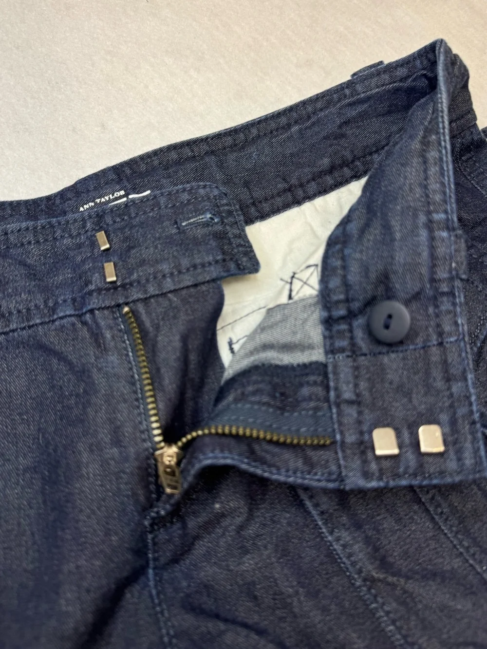 Ann Taylor LOFT Navy Drawstring Utility Jean Shorts Size 0
